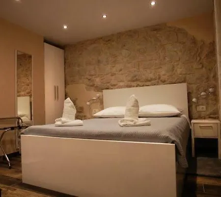 Casa de hóspedes Elegant 3*