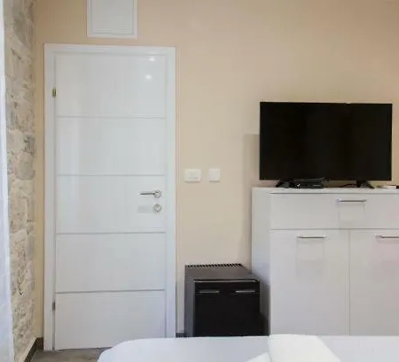 Casa de hóspedes Elegant Split