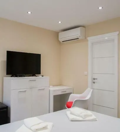 Casa de hóspedes Elegant 3*