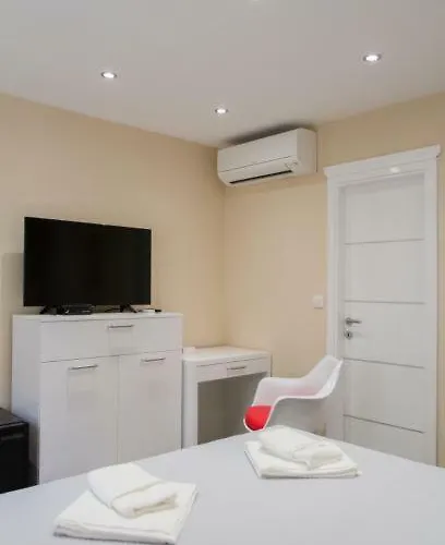 Gostinjska kuća Elegant 3*
